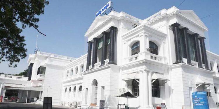 தமிழ்நாட்டில் 11-ம் வகுப்பு பொதுத்தேர்வு இரத்து: அதிகாரப்பூர்வ அறிவிப்பு.