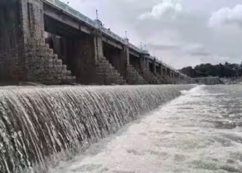 பூண்டி ஏரியில் இருந்து நீர் வெளியேற்றம் அதிகரிப்பு: கொசஸ்தலை ஆற்றங்கரையில் வசிக்கும் மக்களுக்கு வெள்ள அபாய எச்சரிக்கை