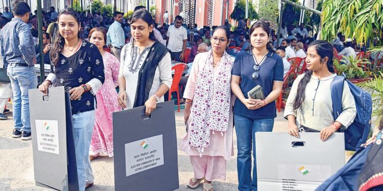 பிஹாரில் முதல் கட்ட தேர்தல் பிரச்சாரம் முடிந்தது: நாளை 121 தொகுதிகளில் வாக்குப்பதிவு