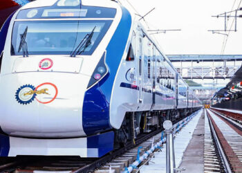 பெங்களூரு மற்றும் எர்ணாகுளம் இடையே புதிய வந்தே பாரத் ரெயில்: ஈரோடு, கோவை வழி பயண நேரம் வெளியீடு