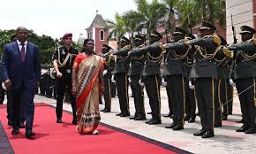 “ஆப்பிரிக்கா பயணம்: ஜனாதிபதி முர்முவுக்கு விமர்சனமான வரவேற்பு”