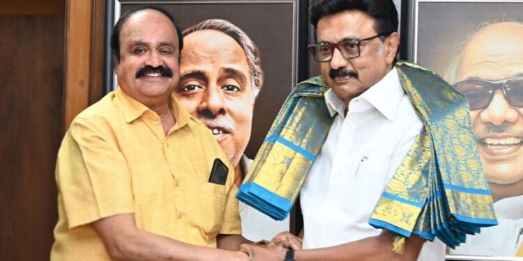 திமுக கூட்டணிக்கு வி. புகழேந்தி அதிரடி ஆதரவு: முதலமைச்சர் மு.க. ஸ்டாலினுடன் நேரில் சந்திப்பு!