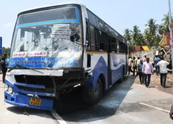 சேலத்தில் கோர விபத்து: அரசுப் பேருந்து – சரக்கு வாகனம் மோதி பலி எண்ணிக்கை 8-ஆக உயர்வு!