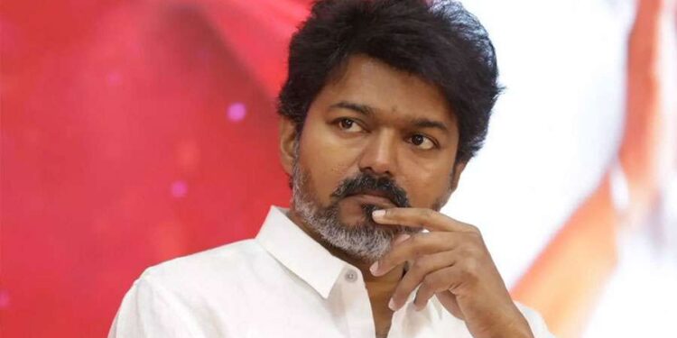 கரூர் விவகாரம் தொடர்பாக சி.பி.ஐ. விசாரணைக்கு நேரில் ஆஜராக டெல்லி சென்றார் விஜய்