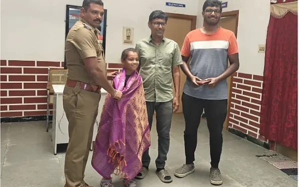 கோவை: சாலையில் கிடந்த பணத்தை ஒப்படைத்த பள்ளி மாணவிக்கு பாராட்டு!