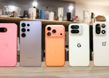 ஸ்மார்ட்போன் சந்தையில் கடும் விலை உயர்வு: போர் பதற்றம் மற்றும் AI சிப் தட்டுப்பாட்டால் 40% விலையேற்றம்