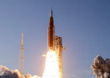 50 ஆண்டுகளுக்குப் பிறகு மீண்டும் நிலவுக்கு மனிதர்கள்: நாசாவின் வரலாற்றுச் சிறப்புமிக்க ‘ஆர்டெமிஸ் 2’ பயணம்!