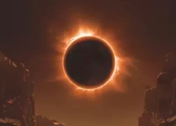 சாதனையின் உச்சம்: ஆர்டெமிஸ் குழுவின் கண்களில் சிக்கிய அரிய சூரிய கிரகணம்.!